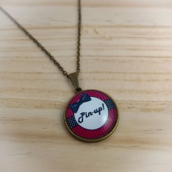 Collier Pin-Up !