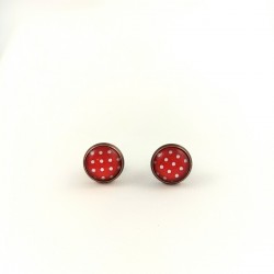 Puces d'oreilles à pois