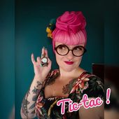 ⏳ TIC-TAC ⏳www.lescreasdalexia.fr 
Les -20% sur toute la boutique, ça finit ce soir ! Envie de vous gâter ? Ce serait dommage de ne pas en profiter 😉
A très vite sur mon site !

#tictac #promotion #idéecadeau #petitsprix #bijouxretrovintage #cabochons #pinup #retro