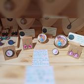 🎀OCTOBRE ROSE 🎀
Cette semaine j'ai préparé une mini collection spéciale à l'occasion du mois de sensibilisation au cancer du sein 🍒 Retrouvez mes créas à La Boutik' Art - Boutique d'artisans et de créateurs locaux à Ville de Saint-Dié des Vosges ! Disponible également sur commande en MP 💌 Faites-vous plaisir en faisant une bonne action: 50% des recettes seront reversées à la La Ligue contre le cancer ♥️ Tous concernés ♥️