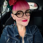 Aujourd'hui pour moi c'était la rentrée 📚 ! Retour au lycée avec mes adorables collègues avant de retrouver les 165 élèves de mes 10 classes à partir de lundi 👩‍🏫 Ce weekend s'annonce studieux mais j'espère trouver le temps de vous concocter quelques nouveautés et de mettre en ligne la jolie collection wax créée cet été ! 
Restez connectés ! On me souffle dans l'oreillette qu'une promo "Back to school"  va débarquer 😁

#viedeprof #entrepreneuse #mompreneur #artisan #artisanat #bijouxcabochons #creatricedebijoux  #spoiler